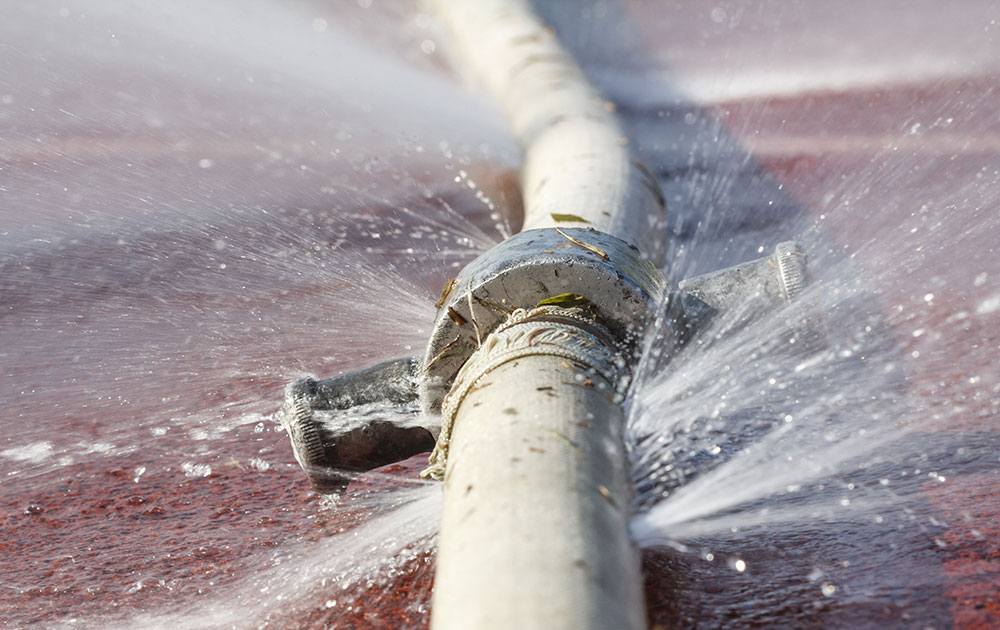 Tubo interrato che perde acqua